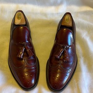 Allen Edmonds SHOES brown leather made in USA. Has trees with it. Size 9B